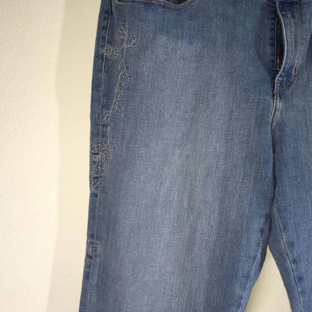 Levi Classic Bootcut Washed Blue Jeans - Picture 6 of 11